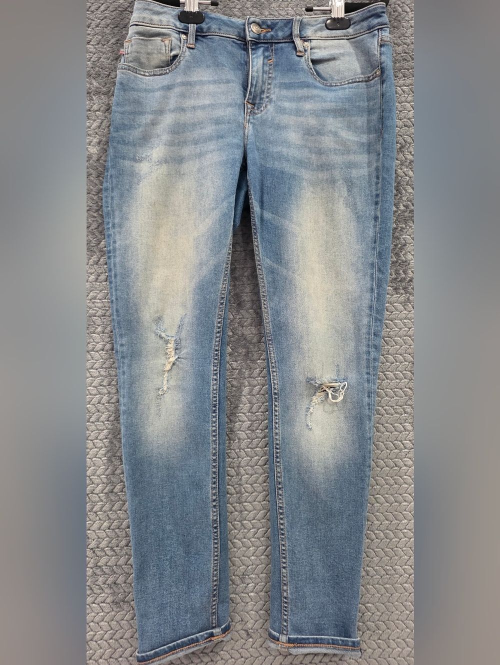 Vigoss Light Blue Distressed Skinny Jeans- size 28